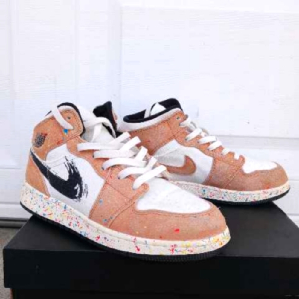 Jordan 1 mid brustroke